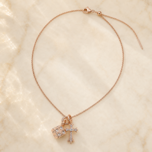 dice_cross_pendant_necklace_rose_gold_full_structure_v1